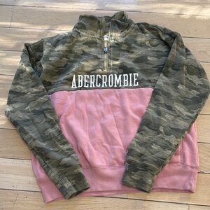 Abercrombie & Fitch Men's Camouflage and Pink Zip-Up Sweater